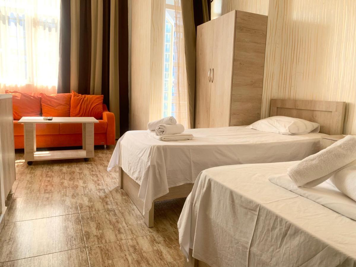 Hotel Batumi Inn Buitenkant foto