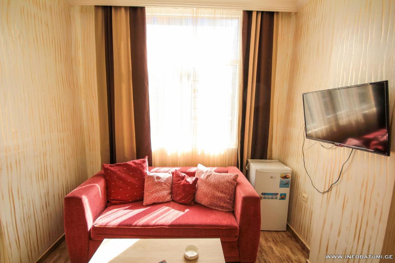 Hotel Batumi Inn Buitenkant foto