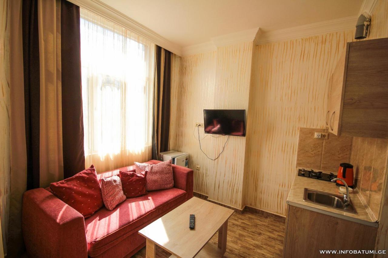 Hotel Batumi Inn Buitenkant foto