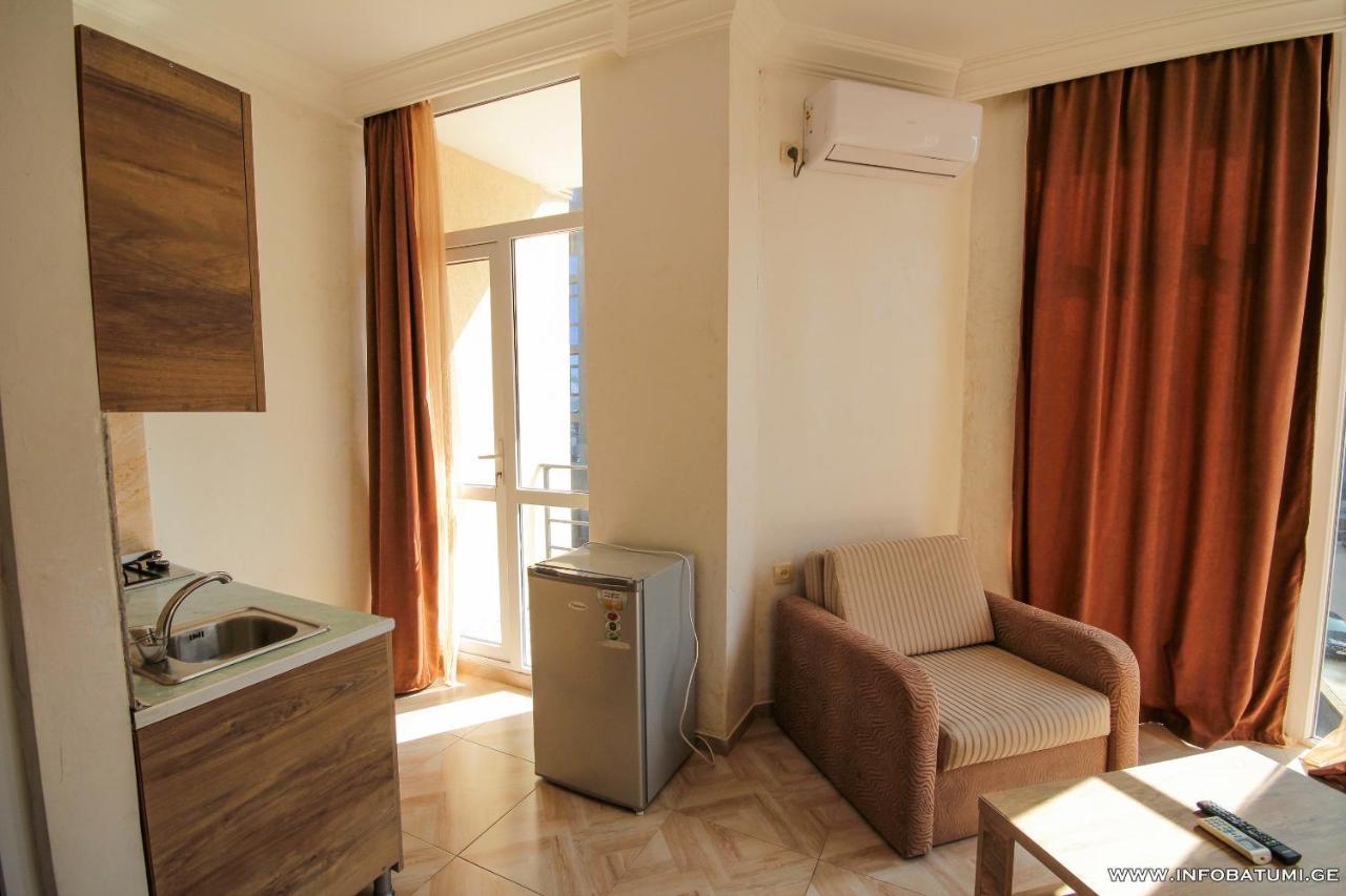 Hotel Batumi Inn Buitenkant foto