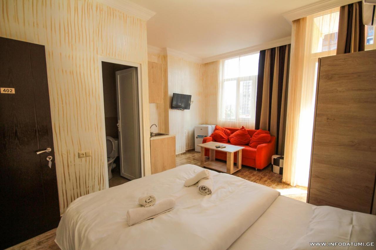 Hotel Batumi Inn Buitenkant foto