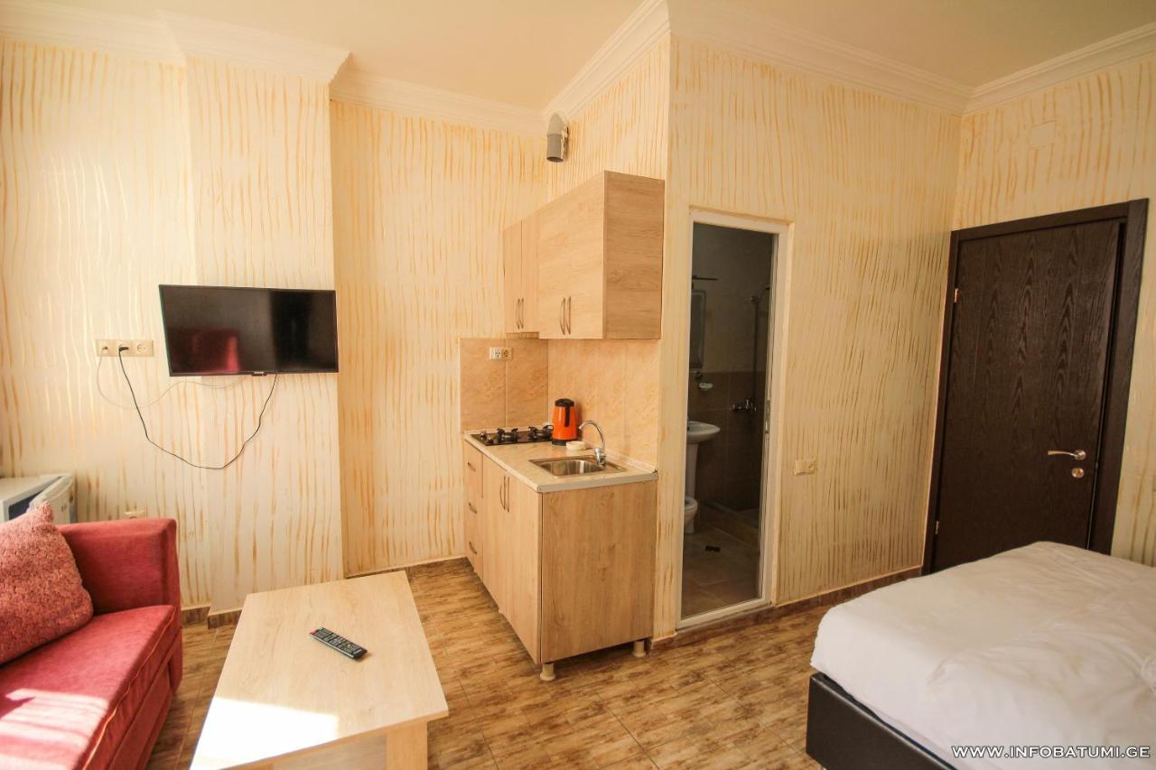 Hotel Batumi Inn Buitenkant foto