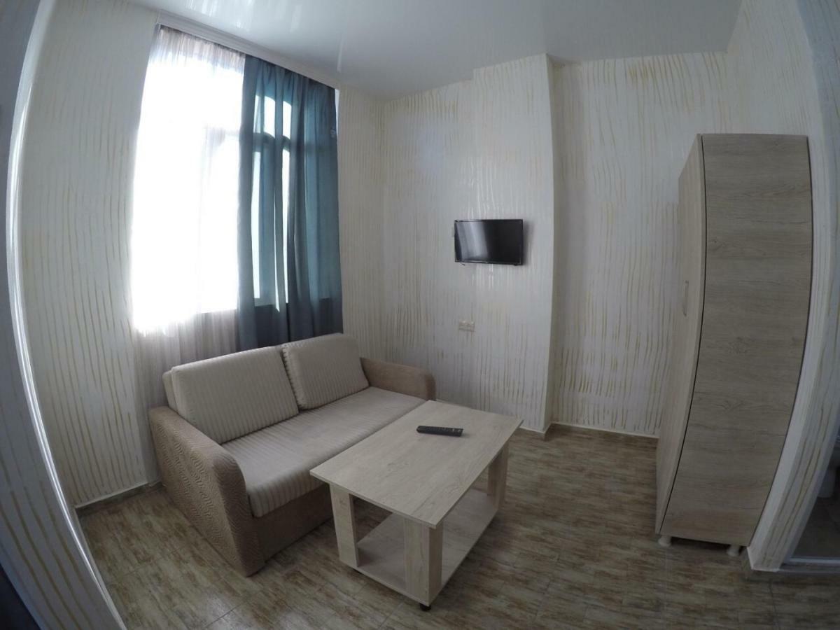 Hotel Batumi Inn Buitenkant foto